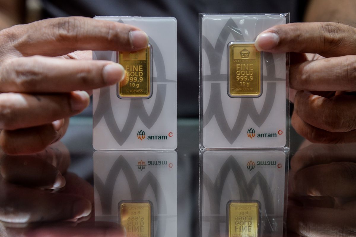 Harga emas batangan PT Aneka Tambang (Antam) kembali mencetak rekor baru pada perdagangan Sabtu (6/9/2025). Mengutip laman Logam Mulia, harga emas Antam hari ini naik Rp 18.000 menjadi Rp 2.060.000 per gram.